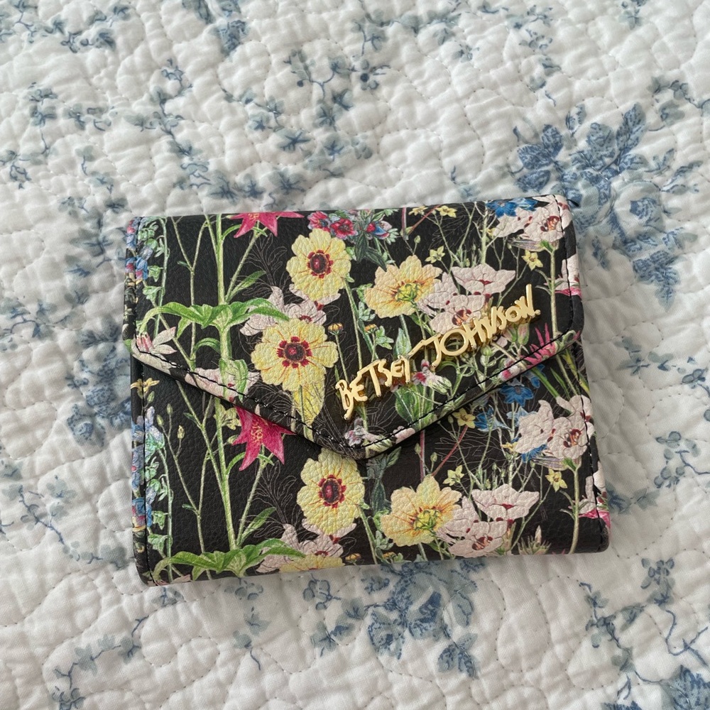 BETSY JOHNSON FLORAL FLOWER WALLET
